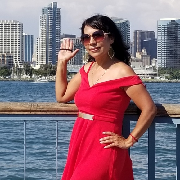 Meet your Posher, Cecilia - Picture 1 of 1